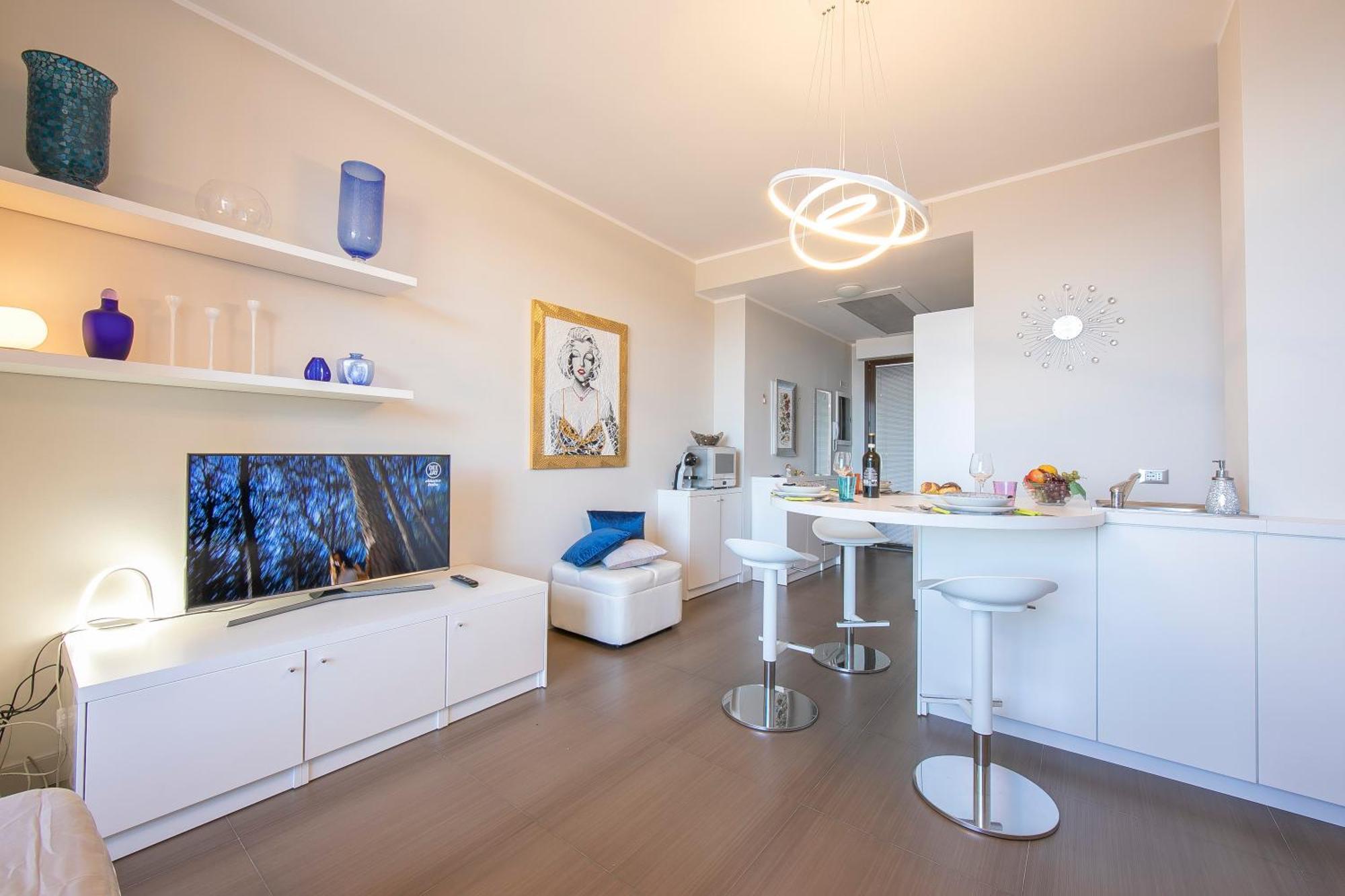 Suite On The Lake - Happy Rentals Meina Εξωτερικό φωτογραφία