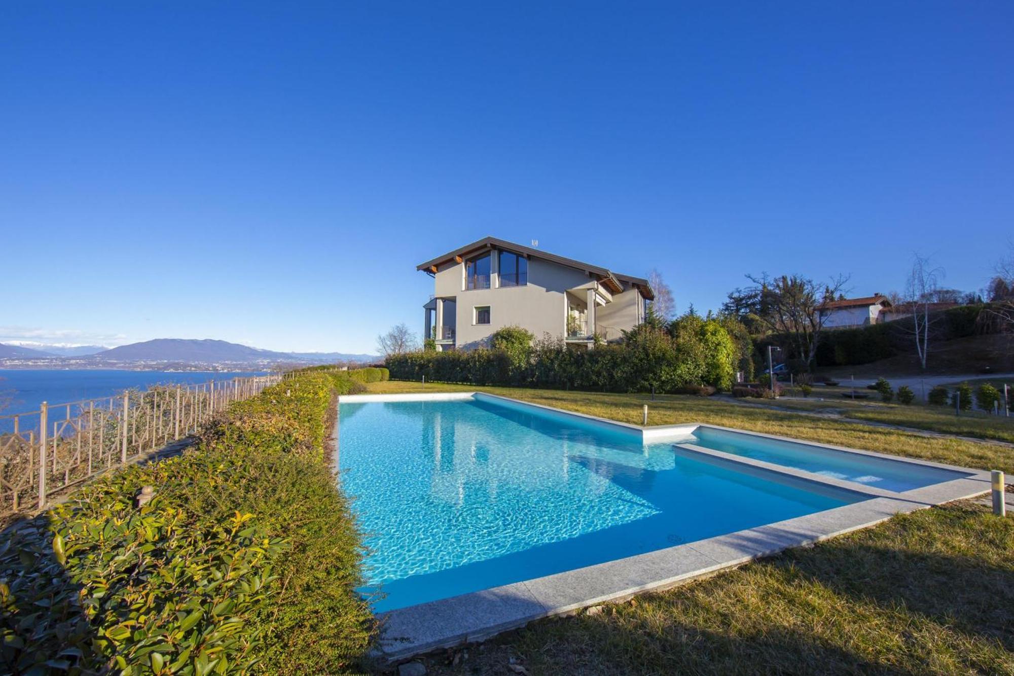 Suite On The Lake - Happy Rentals Meina Εξωτερικό φωτογραφία